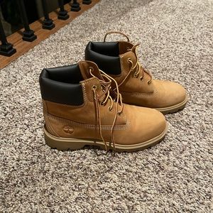 Boys timberlands. Worn 2x total. Like new (aside from teeny mark on toe)